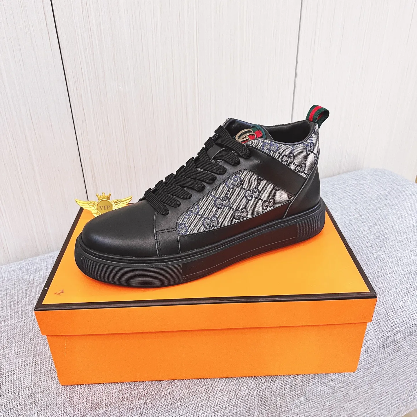 🚘🚘Factory batch 460💰[LV]🔥Louis Vuitton, a high-end men's shoe brand, official website 1:1 latest masterpiece: the upper is made of first-layer cowhide imported from Italy with a comfortable and breathable lining➕original non-slip and wear-resistant outsole🔥, making walking more convenient and comfortable! An exclusive new model, a stunning work, a beautiful 1:1 replica [color] compared to the official quality! Create a fashionable personality to set off your uniqueness! A must-have for trendy men! Classic 🔥Size: 38-44 Color: 🔥 2⃣️colors available🔥.